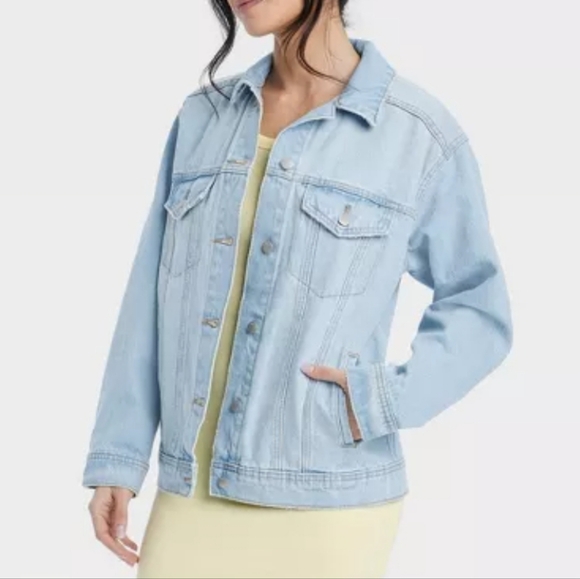 Universal Thread Jackets & Blazers - NWT Universal Thread Light Wash Baggy Trucker Denim Jacket Size XL